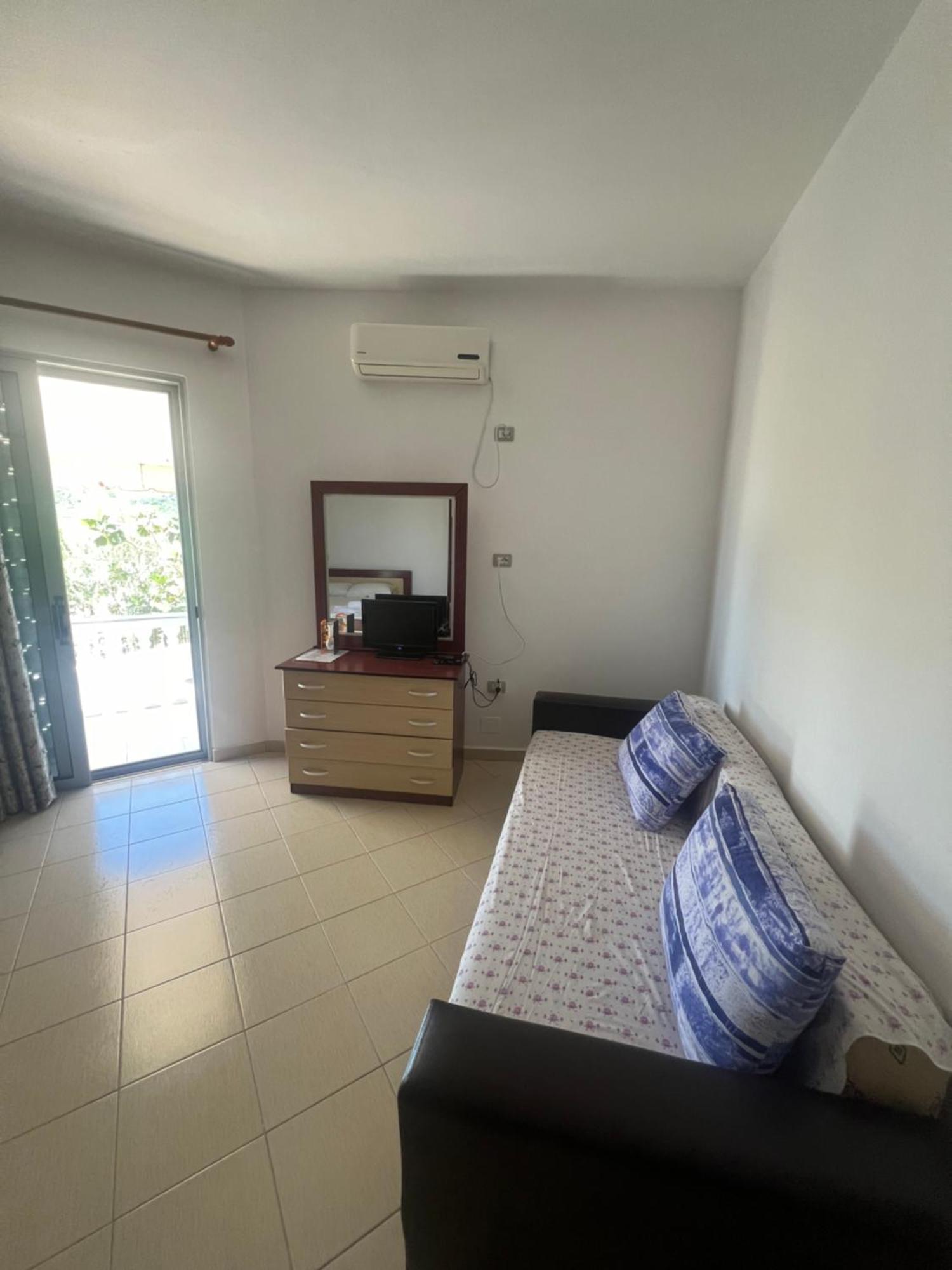 Vila Leo Ksamil Bagian luar foto